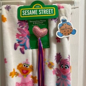 Sesame Street Green Decorative Throw & Wand Set